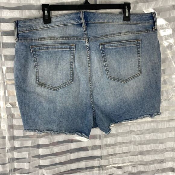 Torrid Distressed Button Up Jean Shorts - Picture 6 of 8